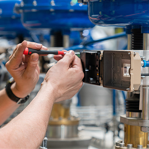 Avoid Production Downtime: The Benefits of Monitoring Compressed Air and Gas Quality blog card